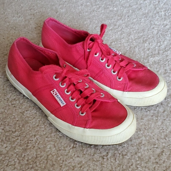 superga red